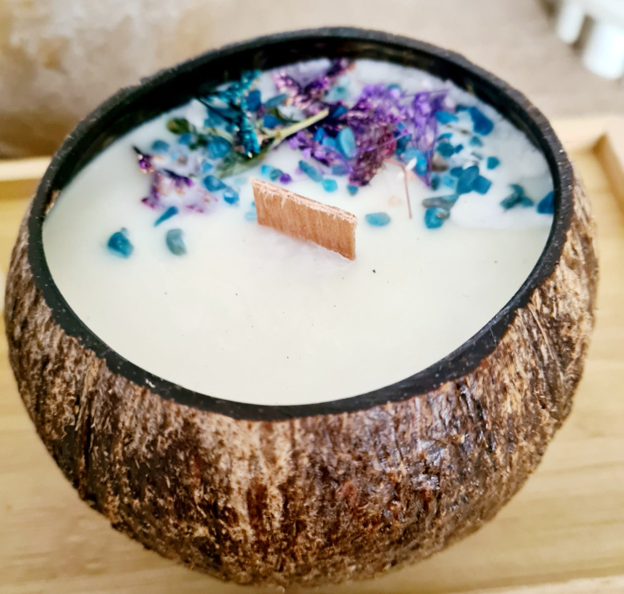 reclaimed coconut shell soy candles which are infused with crystals and Australia florals handmade by Kaftans that Bling eco, vegain and sustainable Australian Product