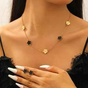2 Piece Clove Jewellery Set black/Gold
