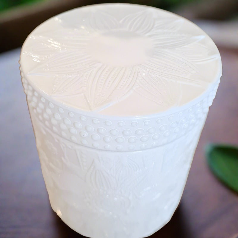 Lotus White Deluxe Soy Candle 400mls by Kaftans that Bling - Kaftans that Bling